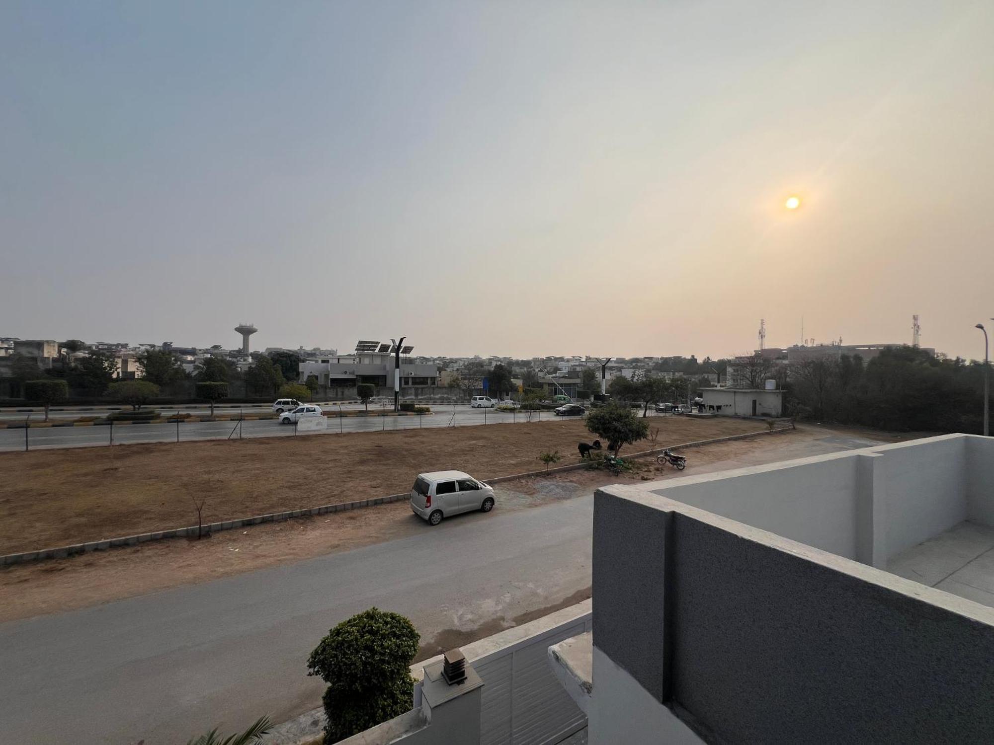 Deluxe King Room In Silverscape Residence Rawalpindi Exterior photo