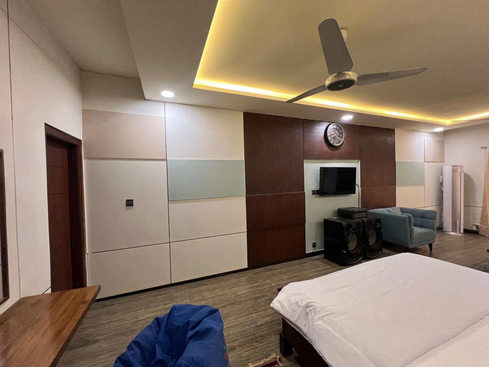 Deluxe King Room In Silverscape Residence Rawalpindi Exterior photo