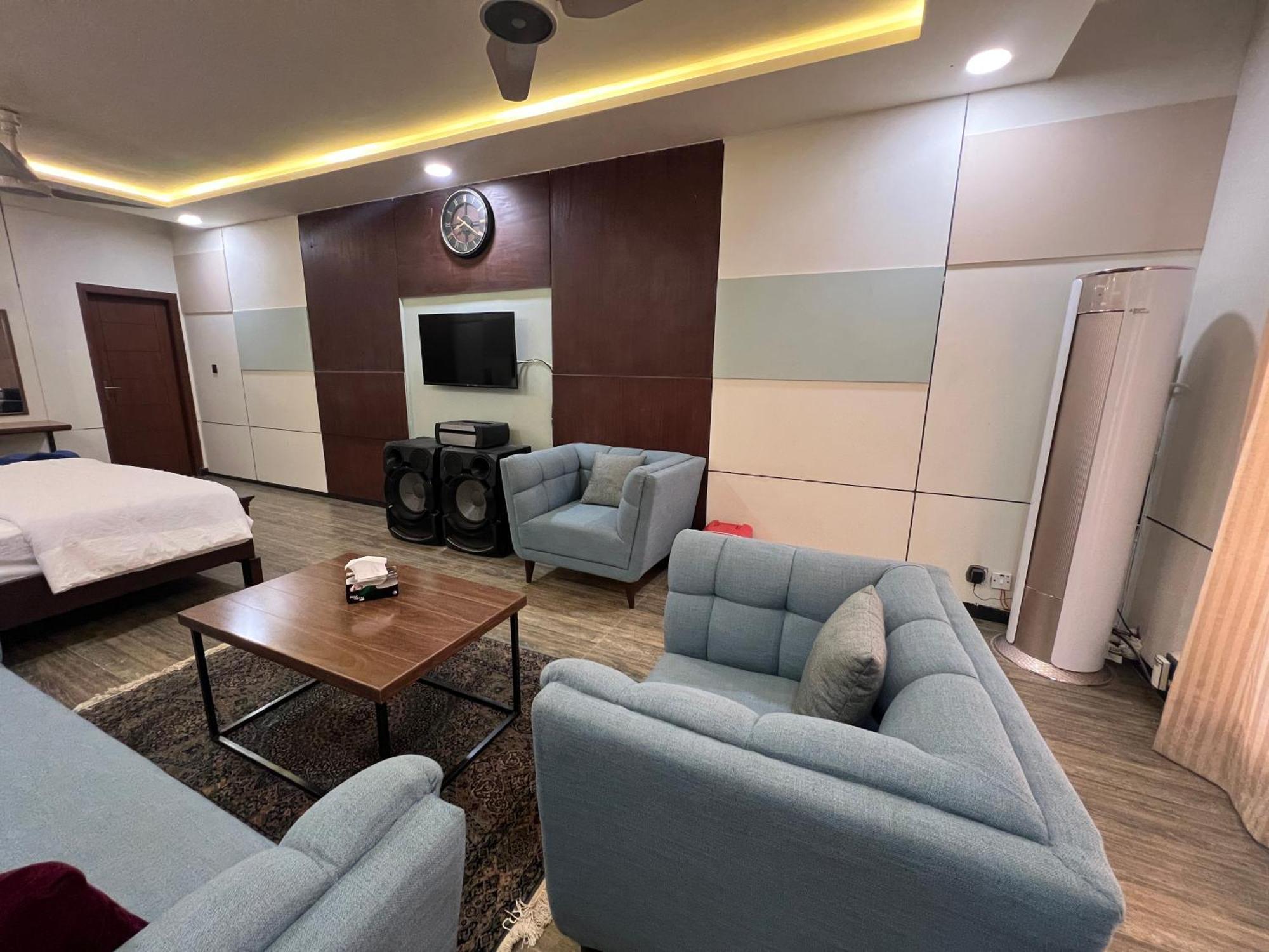 Deluxe King Room In Silverscape Residence Rawalpindi Exterior photo